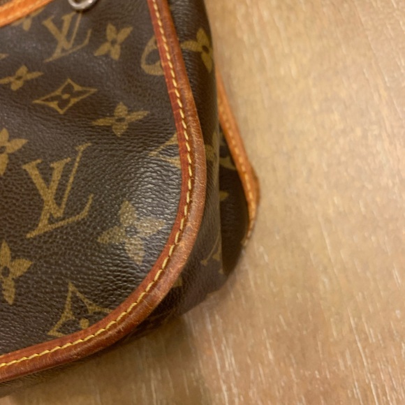 Authentic Louis Vuitton Brown Monogram Messenger Bag - Picture 10 of 16
